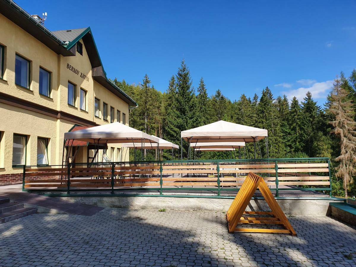 Rs Bernov Zatisi Hotel Nejdek Exterior photo